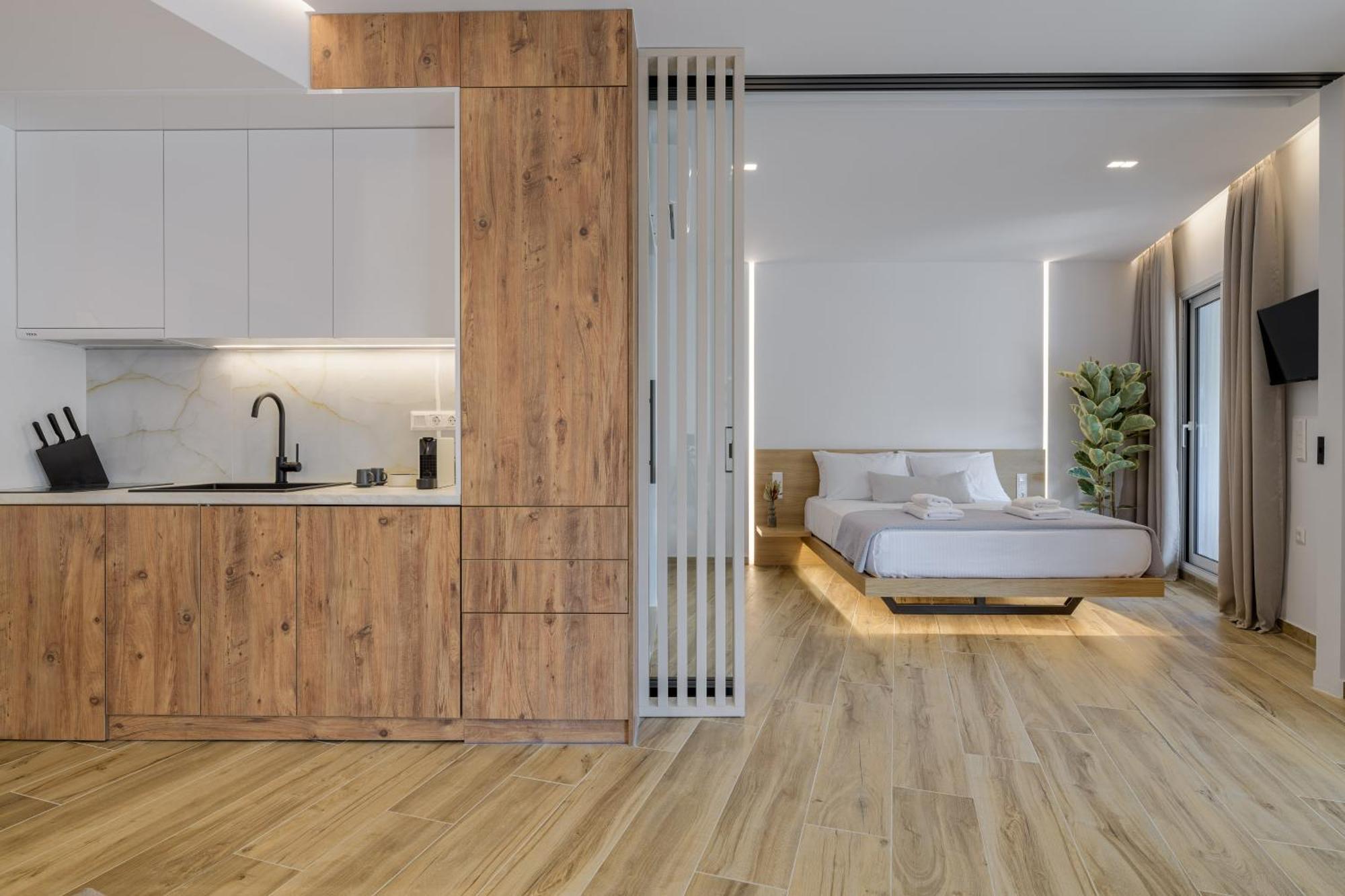 Central Sunny Loft With Plunge Pool Атина Екстериор снимка