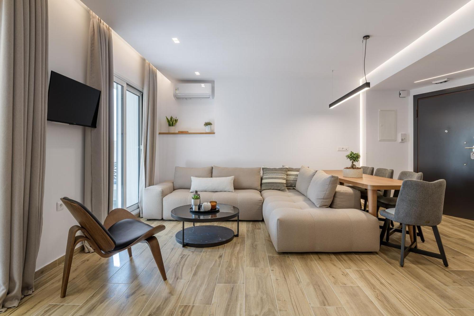 Central Sunny Loft With Plunge Pool Атина Екстериор снимка
