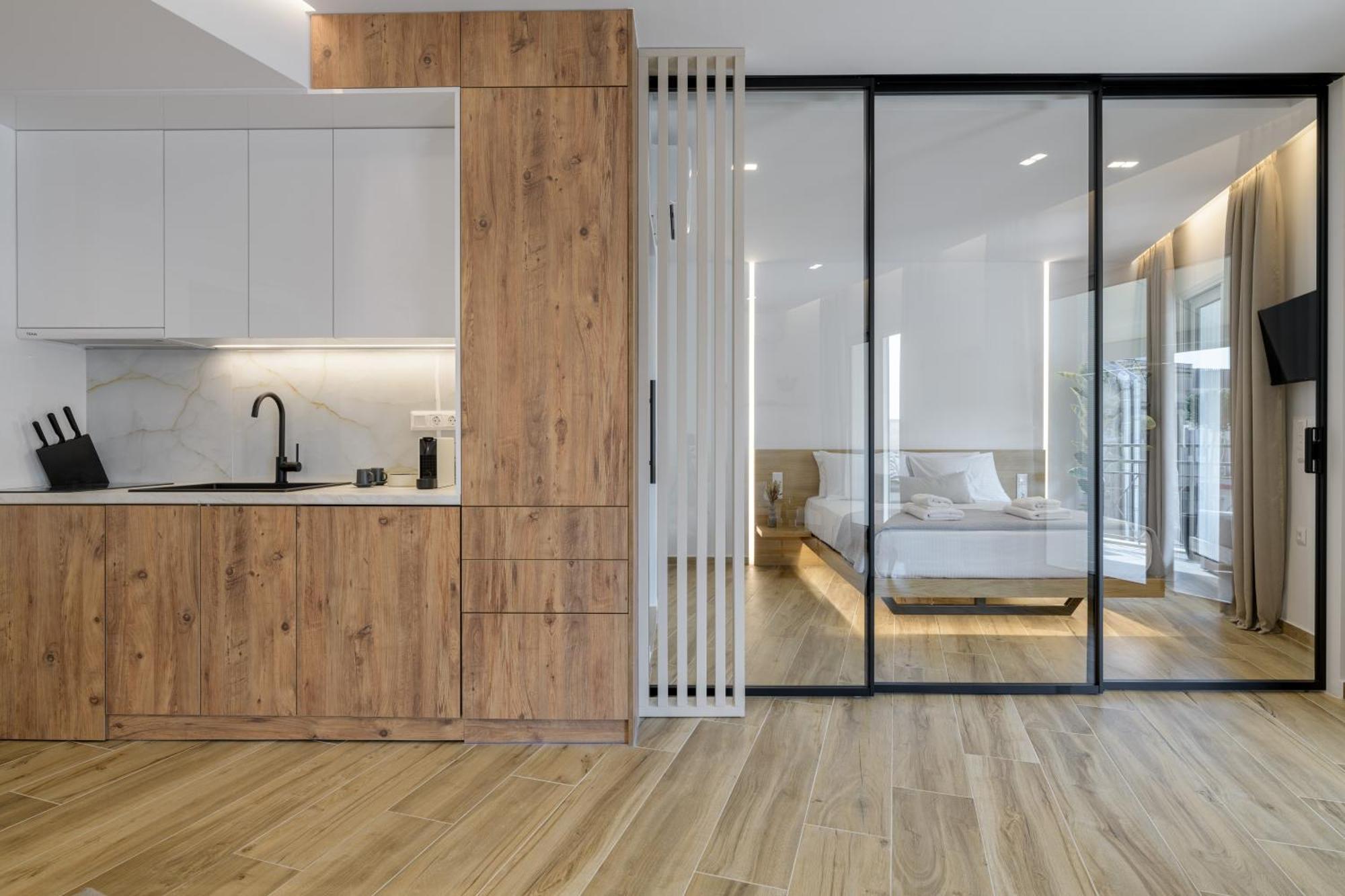 Central Sunny Loft With Plunge Pool Атина Екстериор снимка